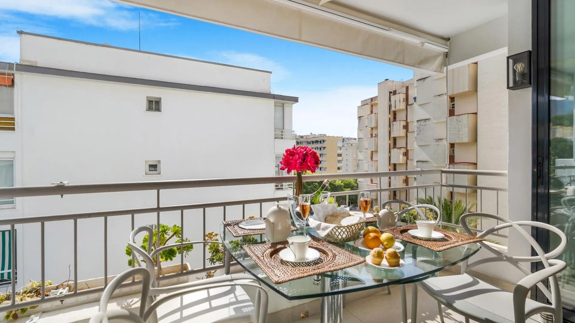 Elegant Marbella Beachside