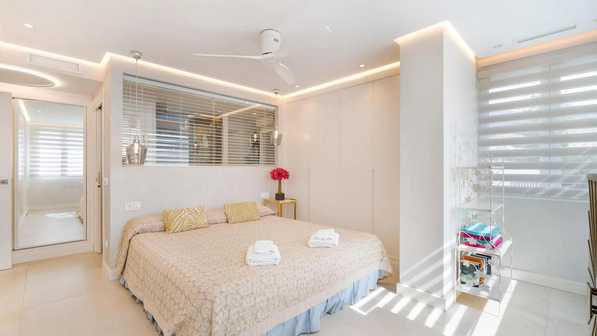Elegant Marbella Beachside 0*,